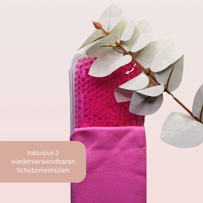 Nahaufnahme einer Wochenbettkompresse um nach der Geburt Schmerzen zu lindern 